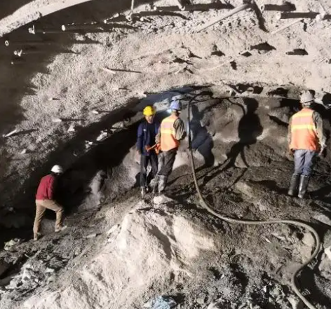 琅琊拱顶带模注浆料的施工流程及注意事项